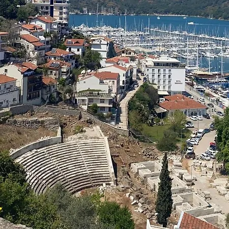 Ilk Ayvilla فيلة