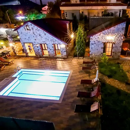 فيلة Ilk Ayvilla